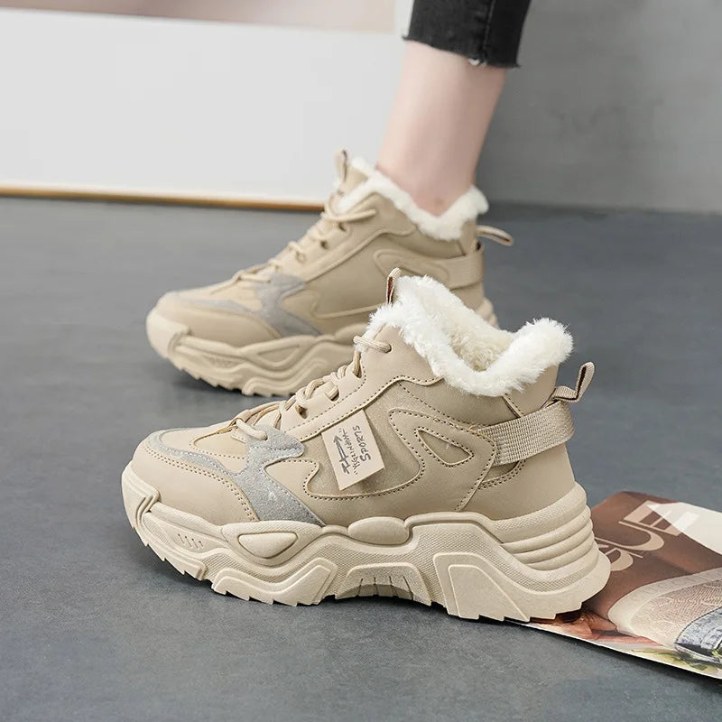 Touga| Pluche Sneakers