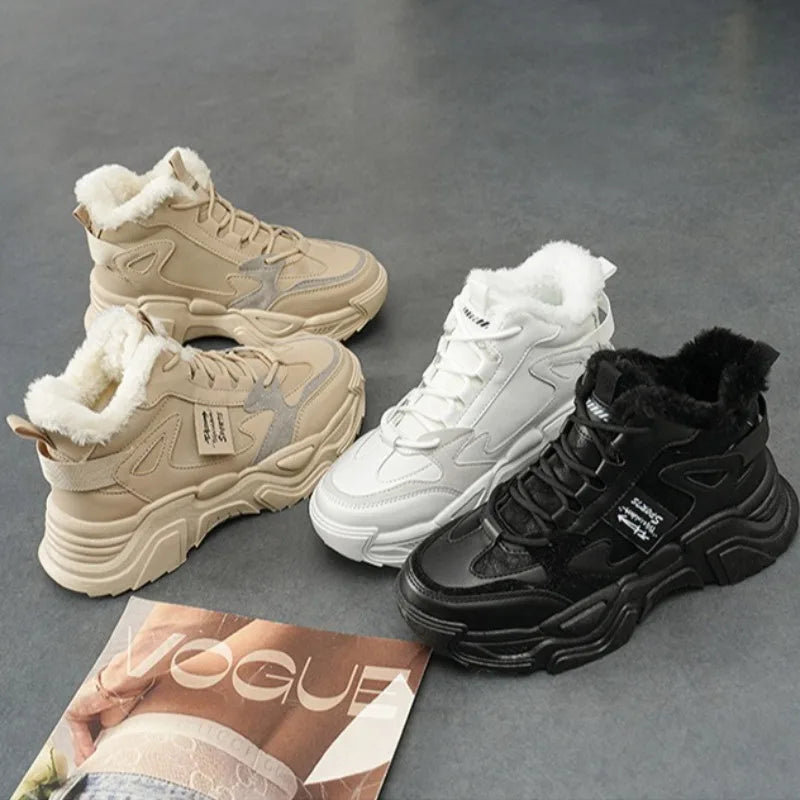 Touga| Pluche Sneakers